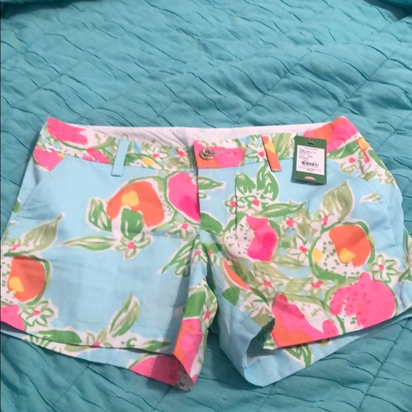 Lilly Pulitzer Pants - NWT Lilly Pulitzer Callahan shorts size 10